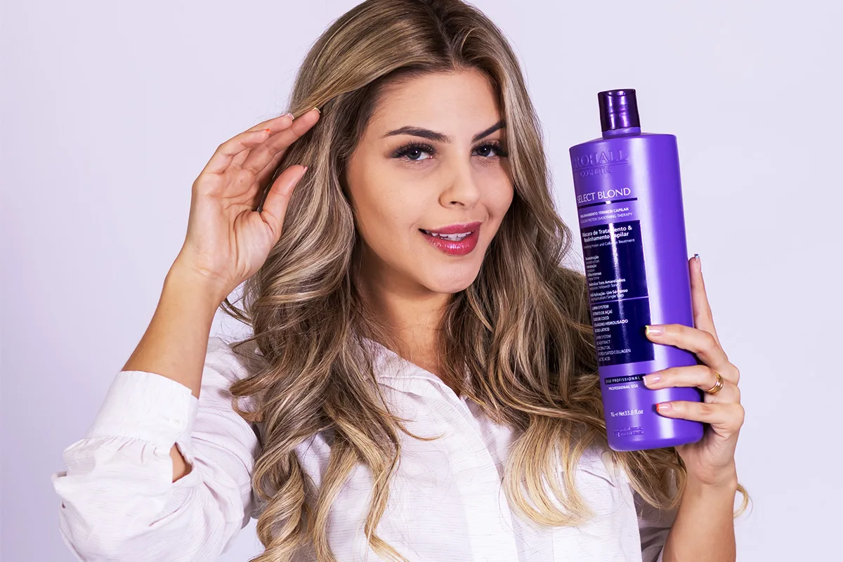 Antifrizz para cabelos coloridos: como manter a cor e o controle