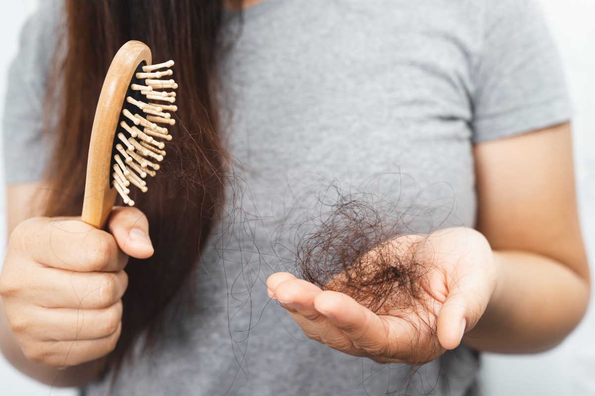 Queda de cabelo: causas e como evitar